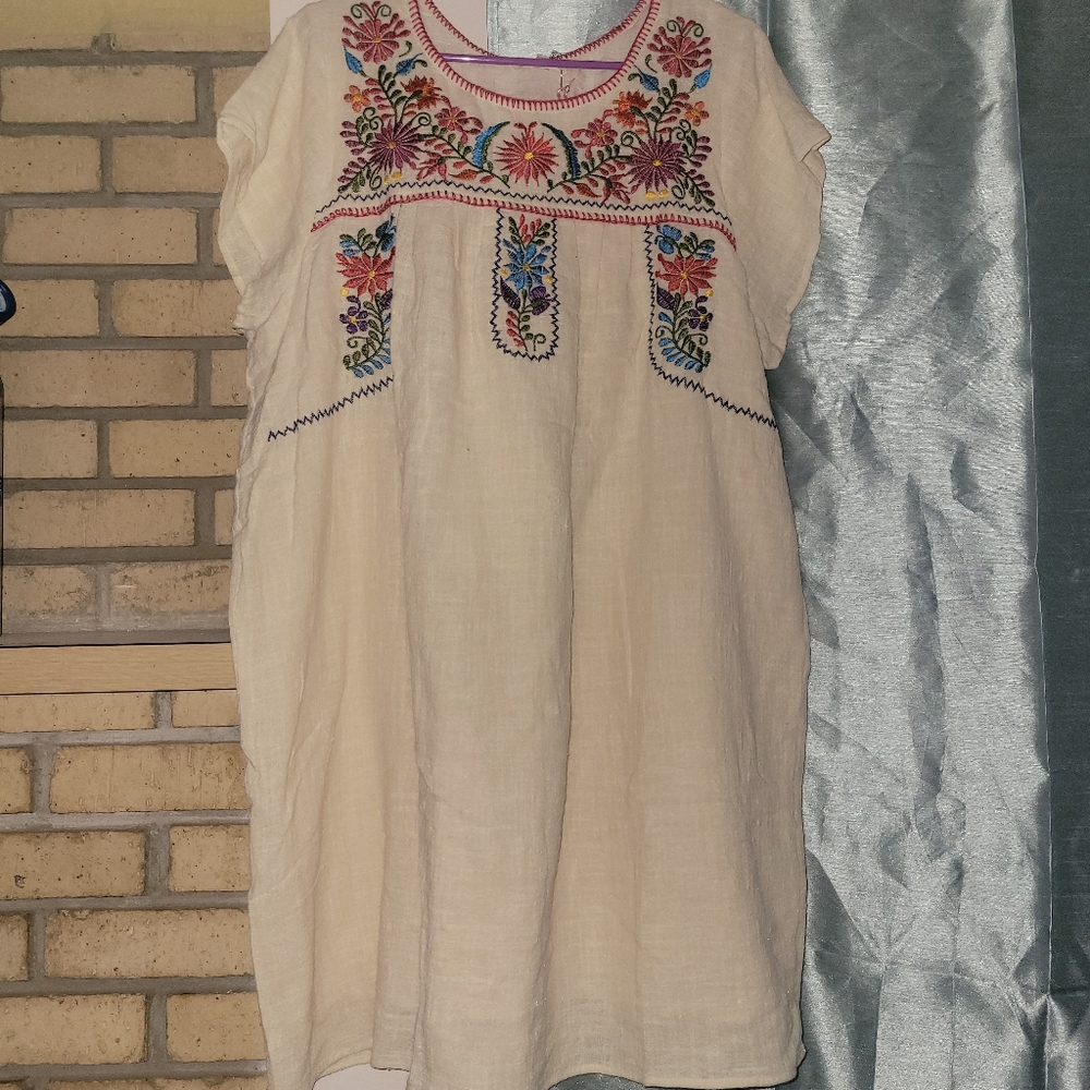 Entro embroidered